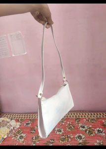 White And Pink Sling Bags🧡