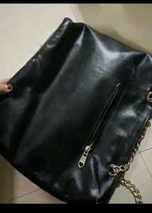 Black Handbag With Chain