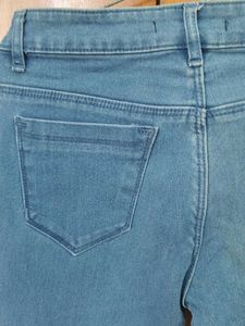 SKINNY BLUE JEANS