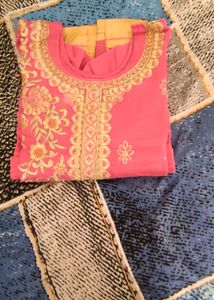 Women Kurta With Lagging