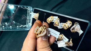 gold artificial ring