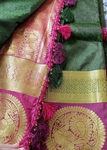 Womens Premium Ethinic saree with ready blouse