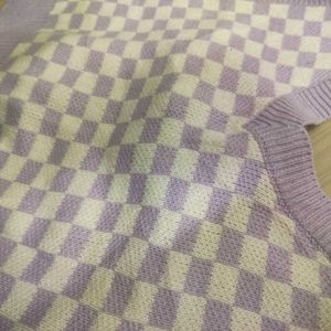 vase sweater
