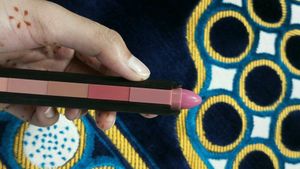 Nude 5 In 1 Lipstick