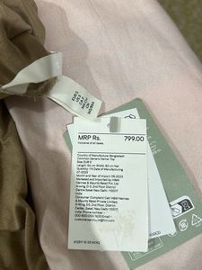 H&amp;M Fitted Top With Tag