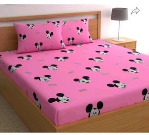 Bed Sheet With 4 Pillow Covers (86x87 Inches)