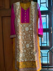 Kurti Set With Chunni , pajama
