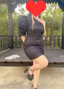 Black One Shoulder Fit