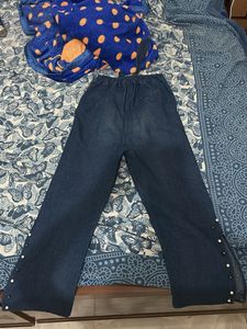 Stylish Denim Pearl Embellished Jeans