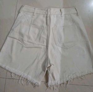 White High Waisted Raw Hem Denim Shorts I S