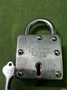 Shutter Lock