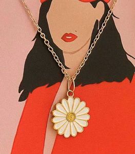 Daisy Pendant Necklace
