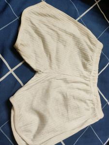 Women&#39;s White Short