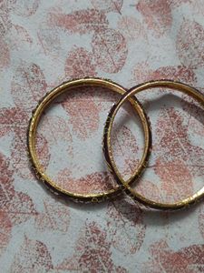 Gold Tone Bangle Set