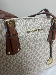 Michael Kors Signature Tote Bag