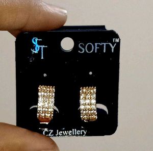 CZ Jewellery Earrings(gold nd diamond mixture)