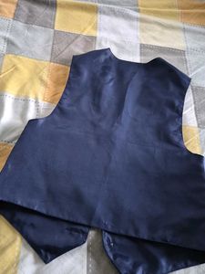 NAUTICA PLAID BOYS VEST- NEW!