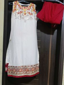 Sleeveless Kurti With Salwar