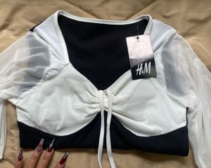 Mesh Sleeve Ruched Crop Top