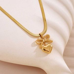 Bow Heart' Chain Necklace.