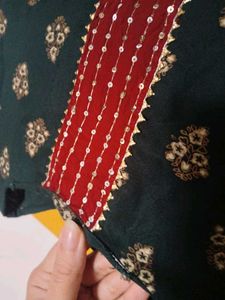 Dark Green &amp; Maroon Kurta Set