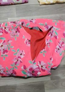 Colorful Women&#39;s Kurtas