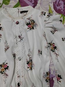 🎀Korean White Blouson Balloon Top 🎀