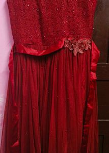 Sleeveless Party Wear Gown