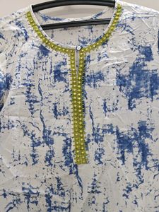 Stylish Blue &amp; White Kurti