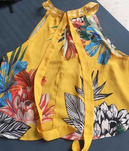 SHEIN Floral Print Halter Top