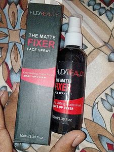 Huda Beauty The Matte Fixer Face Spray 100ml Long Lasting Matte Finish