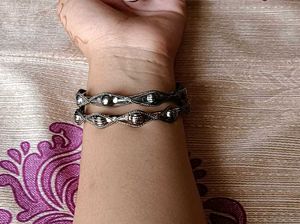 Cute Earrings+ Kangans