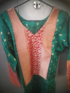 Elegant Green &amp;Red KurtaPant Set
