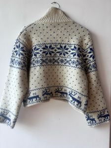 Imported vintage Winter Designed sweater