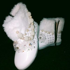 Vintage White Pearl &amp; Fur Baby Booties