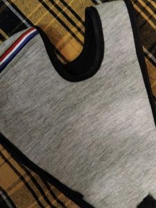 Men&#39;s athletic shorts with red accents + Face Mask