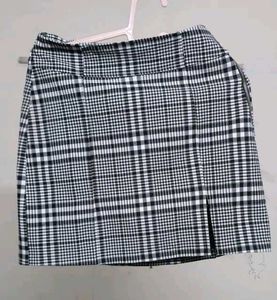 Trendy Black & White Checkered Plaid Mini Skirt