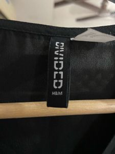 H&amp;M BLACK TUNIC TOP