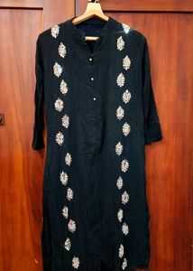 Elegant Embroidered Kurti