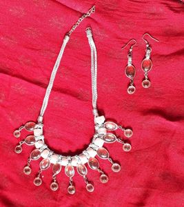 Tribal Style Short Necklace With Free Earrings