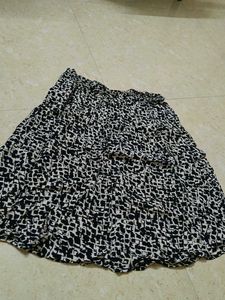 Black & White Print Skirt
