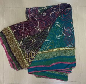 Shimmer Pattern Vintage Floral Print Saree