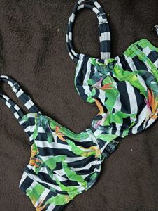 Tropical 🖤36,D Print Bikini Top