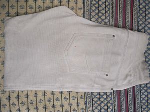 Levi&#39;s White Colour Lower