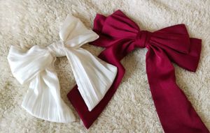 Bow-Details Hair Clips