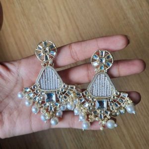 Light Weighted Big Earrings