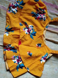 FLORAL PRINT CROP TOP