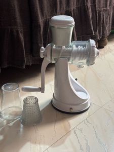 Hand Juicer