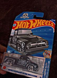 Hot Wheels - Black Truck