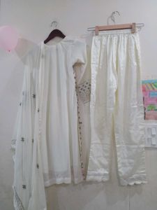 Elegant Embroidered pakistani  Kurta Set